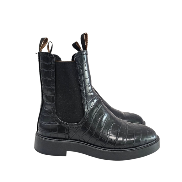 H&M Black Ankle Boots with Crocodile Texture - Picture 1 of 9